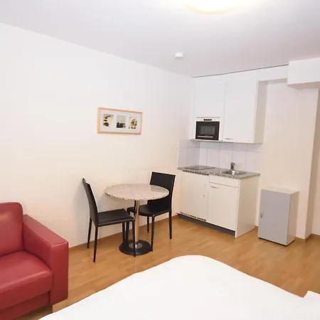 Lovely In The Center - Crown 1 Apartment